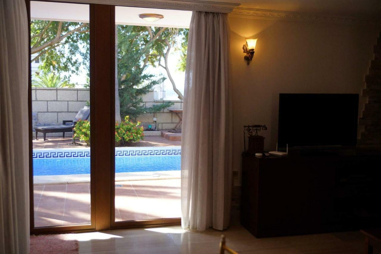 Villa Natali Адехе Екстериор снимка